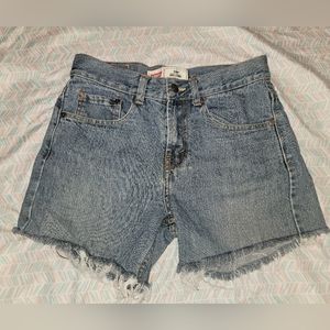 Women's 16 Slim (26) Levi 550 Jean Shorts